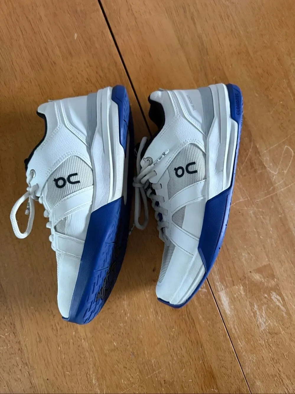 On Cloud On The Roger Advantage Tennis Shoes White Blue Women’s Size 7